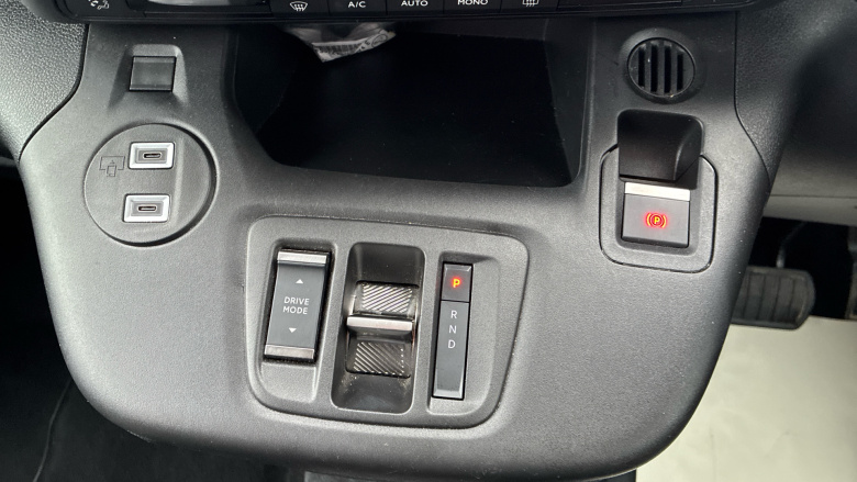 Vauxhall Combo Life 100kW Ultimate 52kWh 5dr Auto Electric Estate